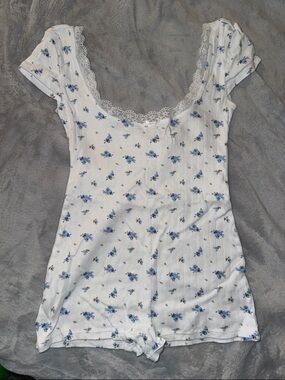 Forever 21 White Floral Lace-Trim Ribbed Pajama Romper with Blue Flowers